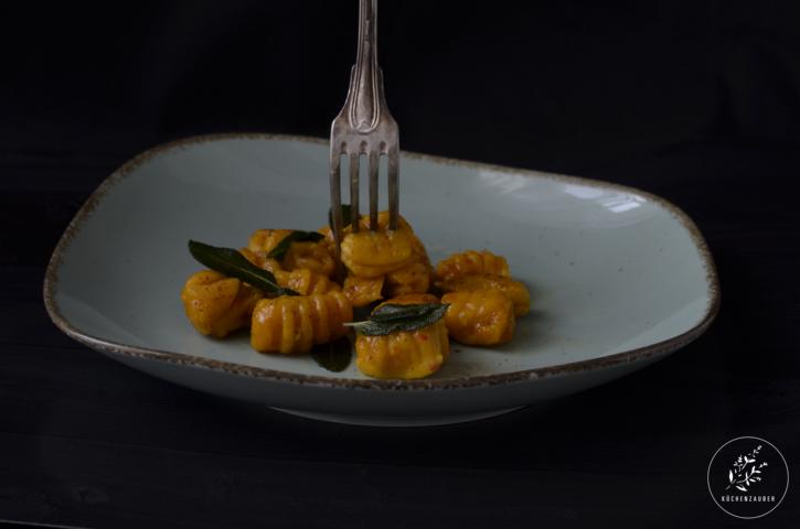 Kürbisgnocchi mit Salbeibutter - ein wahres Handwerk - Küchenzauber