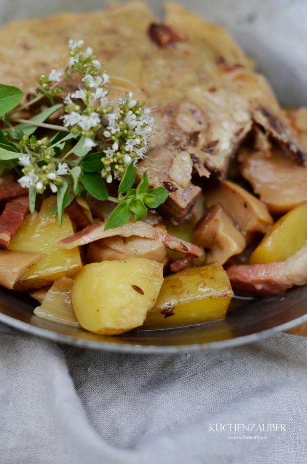 Holzfäller Kotelette mit Kartoffeln und Steinpilzen - Küchenzauber