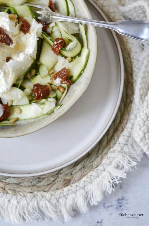 Zucchini Carpaccio mit Burrata Küchenzauber
