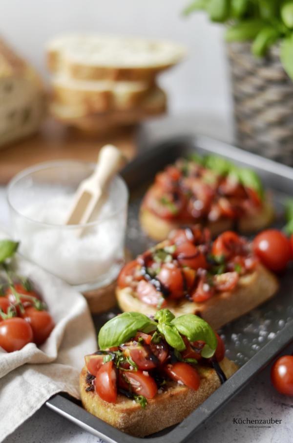Bruschetta ganz klassisch mit Tomaten - Küchenzauber