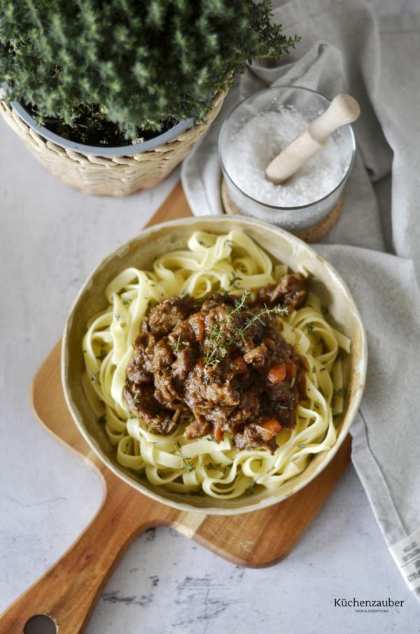 Lammragout mit Bandnudeln